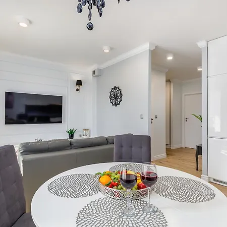 Wyspa Uznam - Rondo Rozy Wiatrow Apartment *