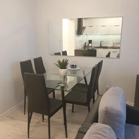 Wyspa Uznam - Rondo Rozy Wiatrow Apartment *